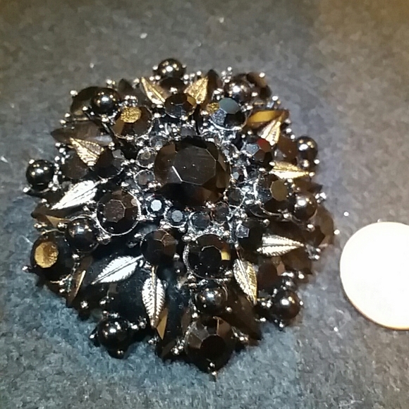 Brooch - Picture 2 of 3